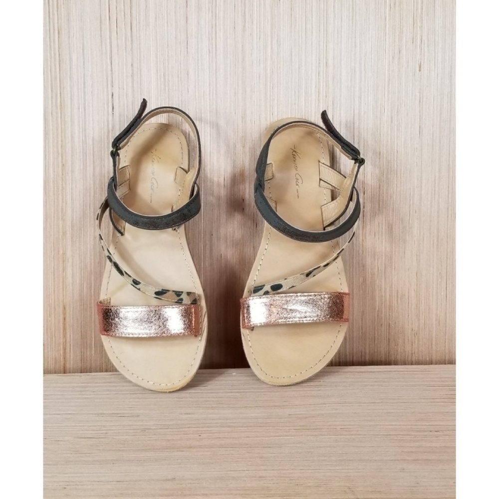 SOLD Big Girl Sandals. Size 4 Excellent Condition!